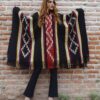 PONCHO ATADO A013/1 – RECREACIÓN MANSILLA  - UN PAÑO - TRAMA Y URDIMBRE FINA - SOLO POR PEDIDO - Imagen 2