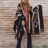 PONCHO ATADO A013/1 – RECREACIÓN MANSILLA  - UN PAÑO - TRAMA Y URDIMBRE FINA - SOLO POR PEDIDO - Imagen 3