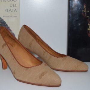 STILETTOS DE VICUÑA BORDADOS Talle 38 SB002