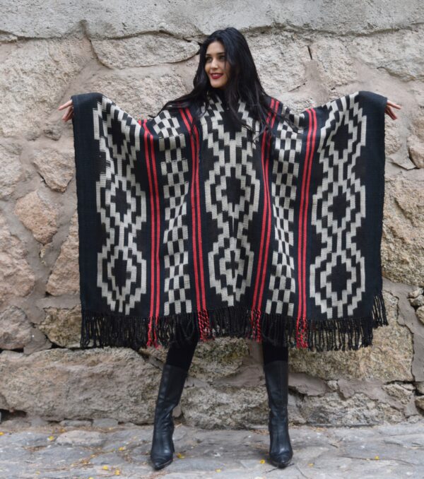 PONCHO ATADO A063 -  UN PAÑO - TRAMA Y URDIMBRE FINA - DISPONIBLE - Imagen 2