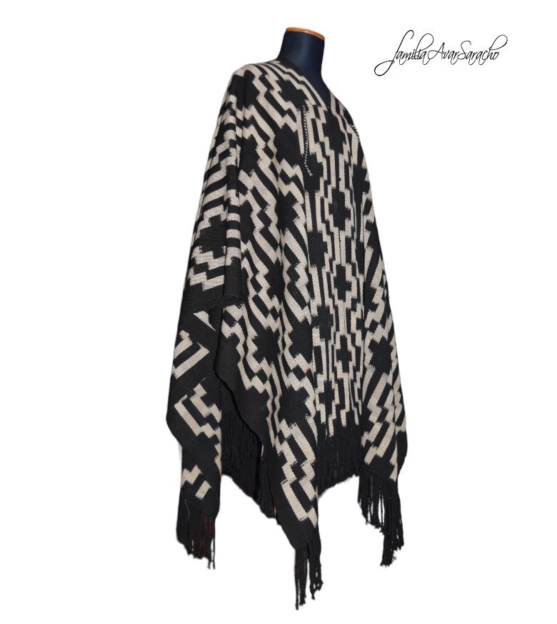 PONCHO ATADO A510 - UN PAÑO -TRAMA Y URDIMBRE FINA DISEÑO ESPECIAL - - SOLO POR PEDIDO - Imagen 2