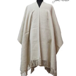 PONCHO DE OVEJA O010/004 CRUDO CON FLECOS CRUDO UN PAÑO - DISPONIBLE