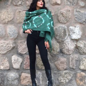 Chal de Oveja CA002 de Argollas " Familia Avar Saracho" (Largo: 1.80mts. + Flecos: 0.10 mts. x Ancho 0.60 mts.) DISPONIBLE