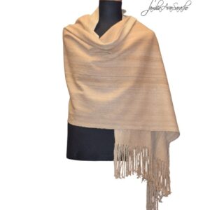 Chal de Vicuña V651 "Familia Avar Saracho"